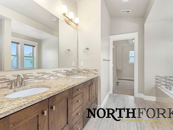 5th image of 2341 E Deerhill Dr