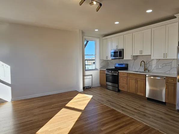 1700 Kennedy Boulevard image 1 of 27