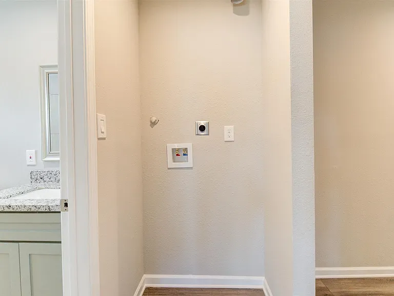 2214 McKee St — Photo 8