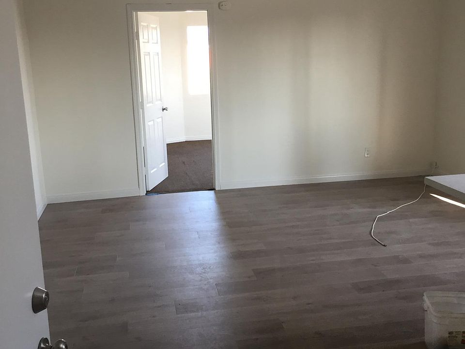 2nd image of 632 E Vernon Ave APT 2