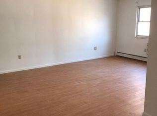 469 3rd St APT 34, Pitcairn, PA 15140