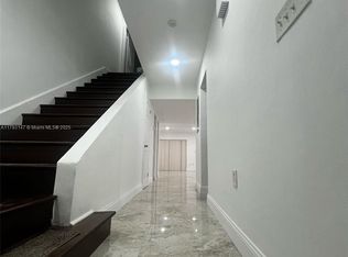 19162 Bobolink Dr #0, Hialeah, FL 33015