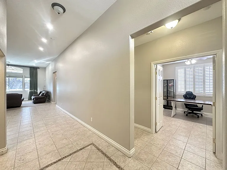 10697 Bonnyhill St — Photo 4