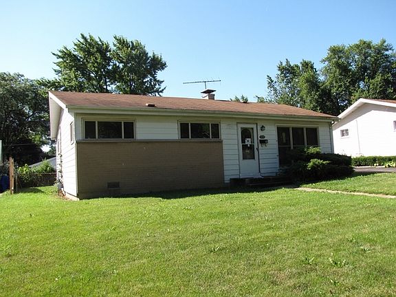 3rd image of 645 W Merle Ave