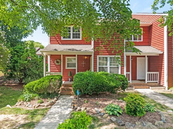 122 Old Maple Ln, Durham, NC 27713