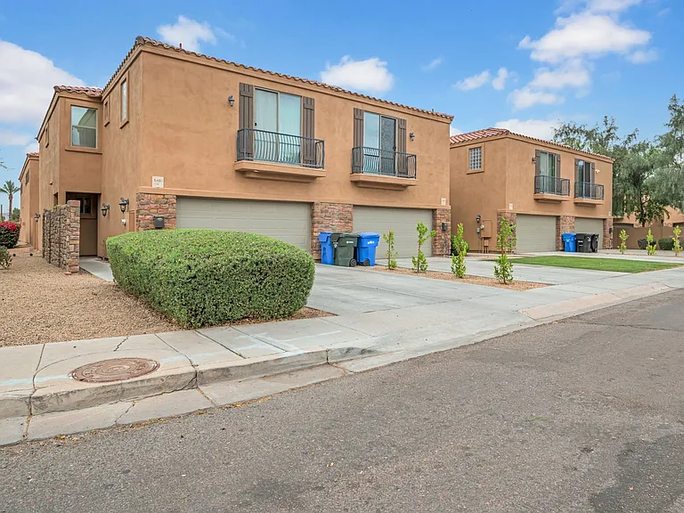 4810 E Virginia Ave #B — Photo 3