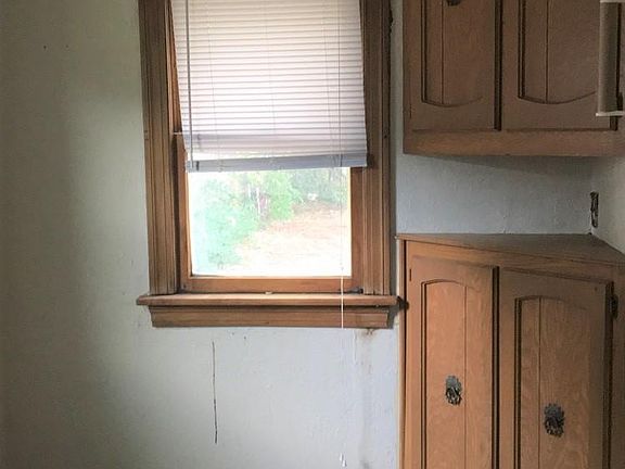 4th image of 2225 NE 21st St