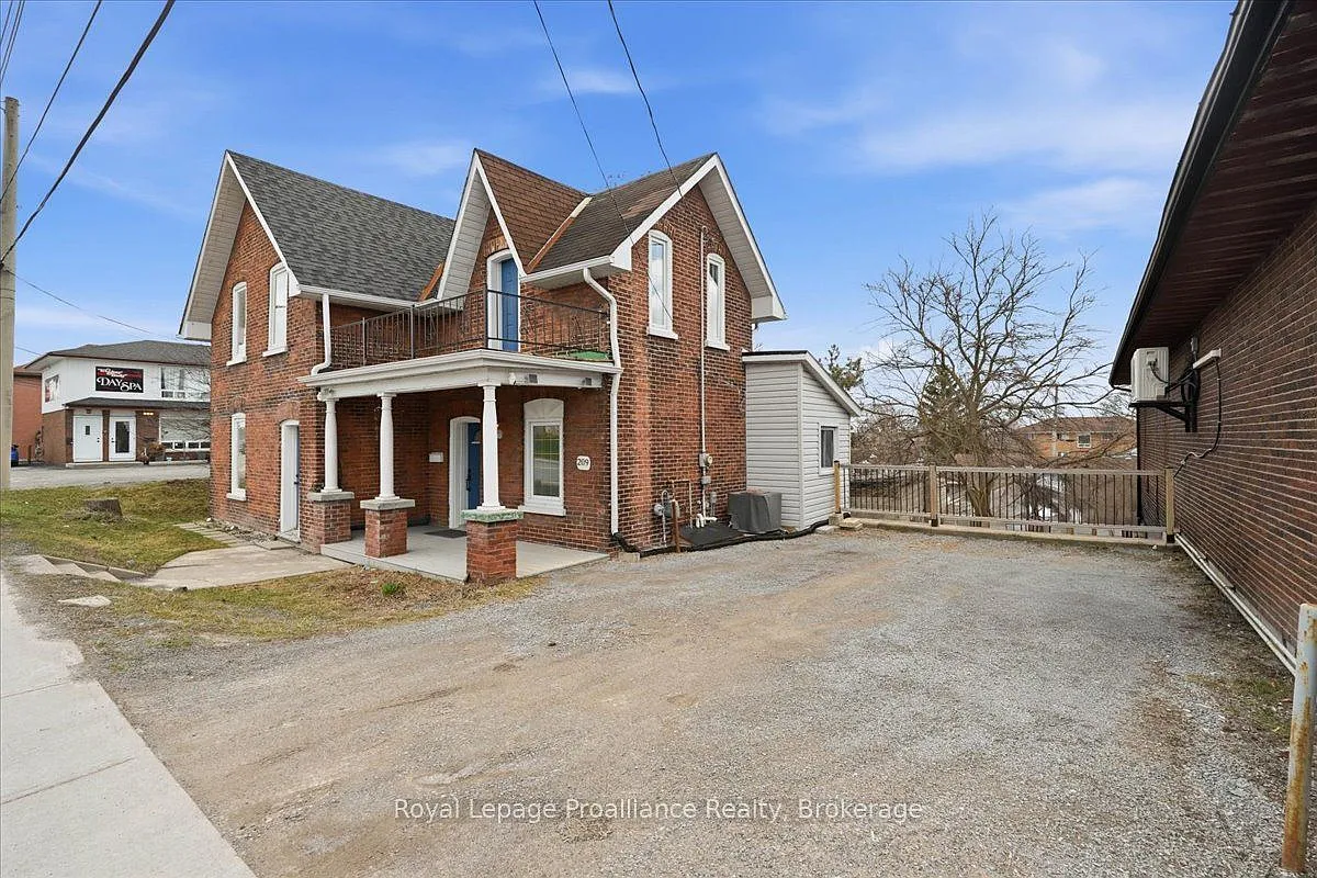 4 bed, $2,650 — Photo 3
