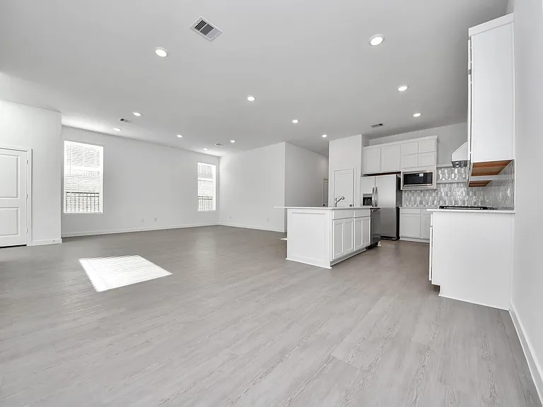 27443 Sunterra Village Dr — Photo 13