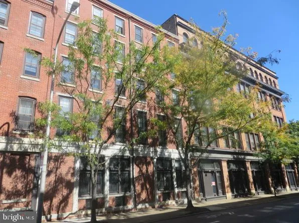 301 Race St APT 501, Philadelphia, PA 19106