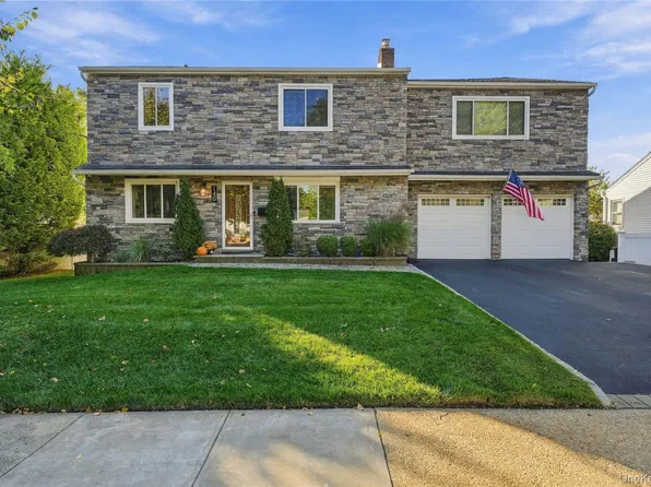 140 Baltimore Avenue, Massapequa, NY 11758