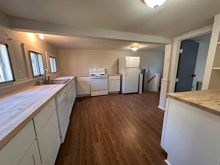 2765 Sunset Ave — Photo 9