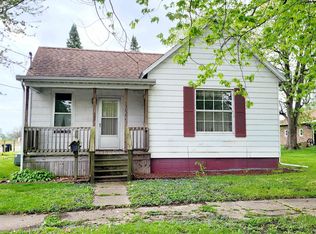 1058 E Elm St, Canton, IL 61520