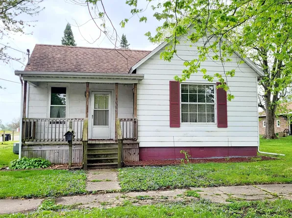 1058 E Elm St, Canton, IL 61520