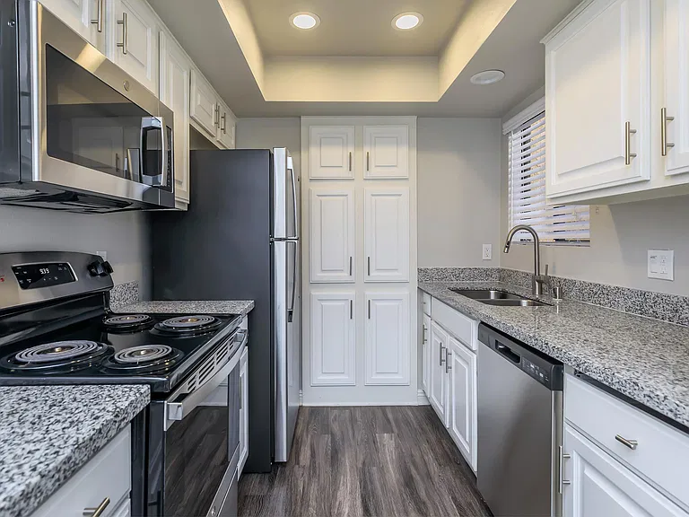 Villa La Paz Apartment Homes — Photo 32