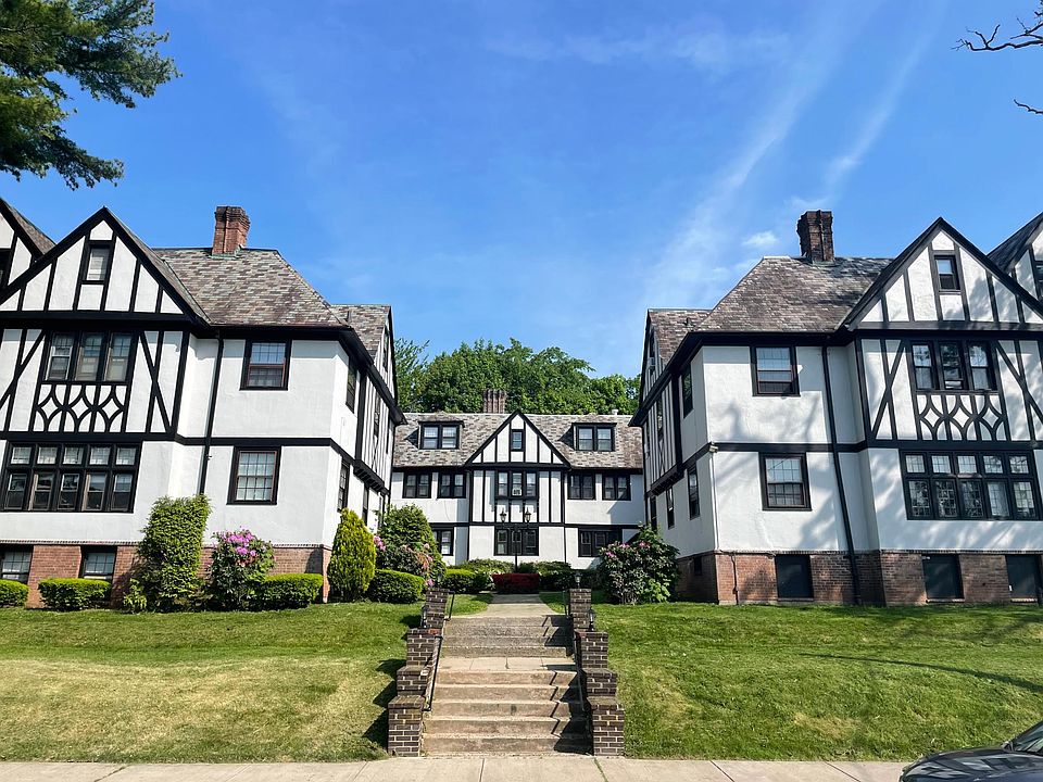 1st image of 130 Bradley Ave #304