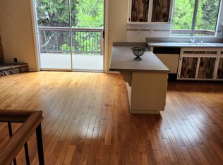 1235 Lovers Ln, Rimforest, CA 92378