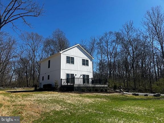 4th image of 436 Summerville Rd