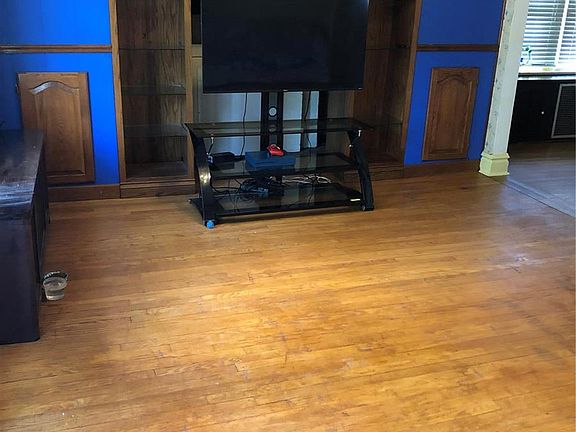 3rd image of 3950 Wilmington Ave