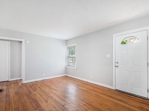 2nd image of 2729 Prast Blvd