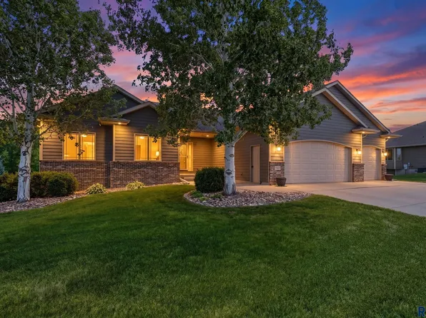 1705 W Ashton Trl, Brandon, SD 57005