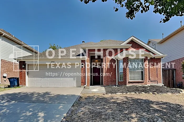 3 bed, 2.0 bath, 1768 sqft, $2,325 — Photo 1