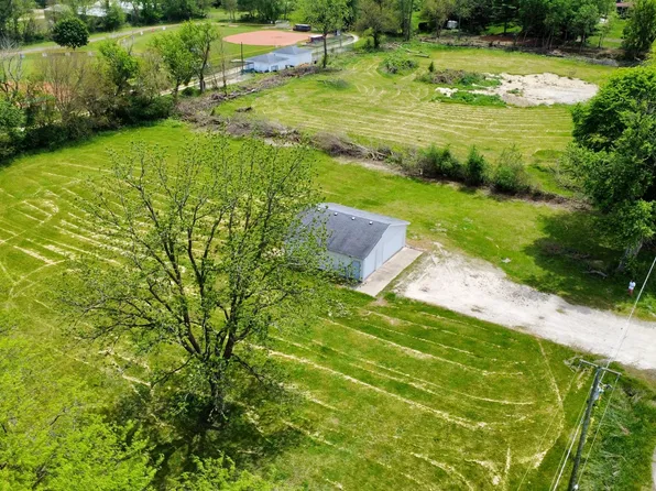 301 N West St, Marengo, IL 60152