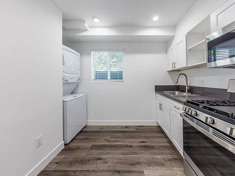 3015 Alsace Ave — Photo 36