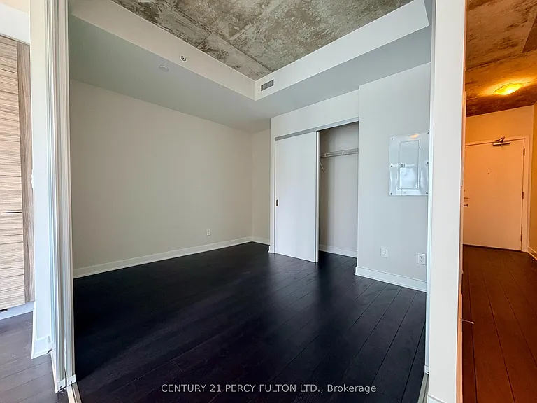 210 Simcoe St #813 — Photo 7