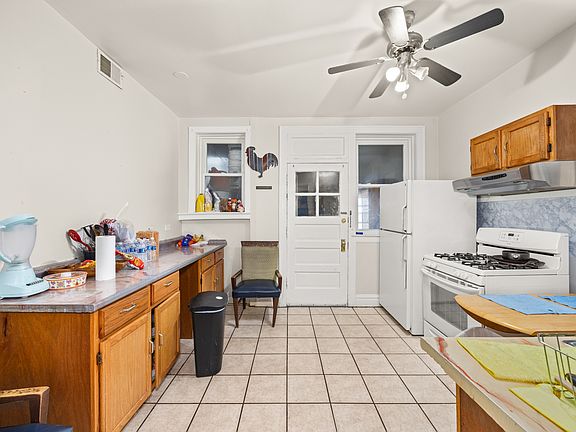 5th image of 4627 N Monticello Ave