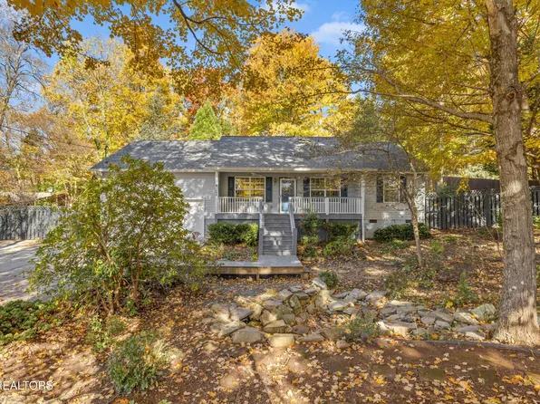 1502 N Courtney Oak Ln, Knoxville, TN 37938