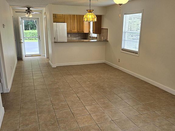 5th image of 36 Fairway Ct