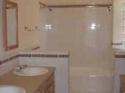 5th image of 6328 N Lakewood Ave #3