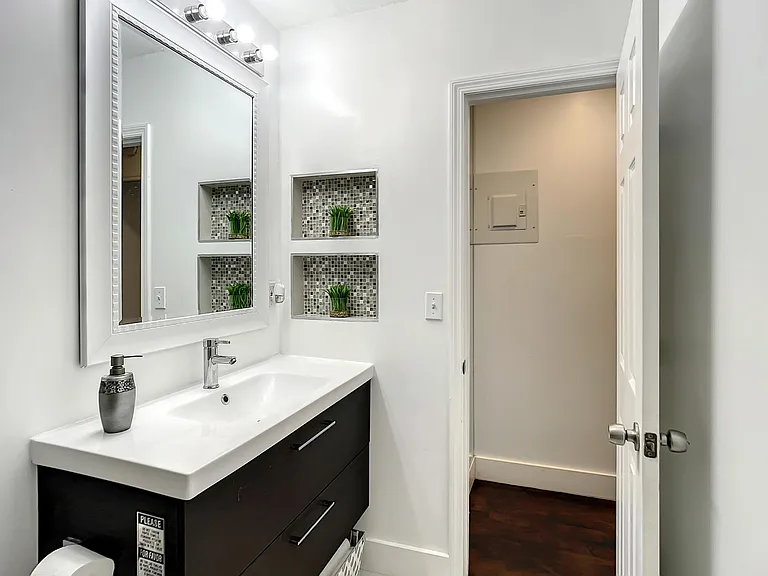 2100 SW 36th Ave — Photo 11