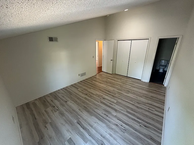 11206 College Ave — Photo 10