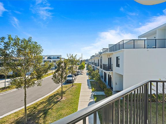 3rd image of 14595 SW 261st St
