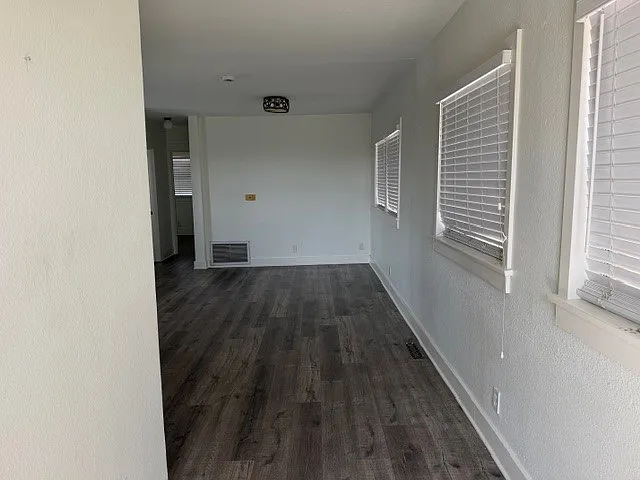 1137 S Cabrillo Ave — Photo 5