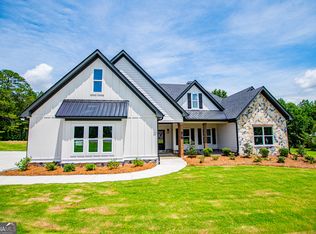 127 Woodford Dr, Roopville, GA 30170