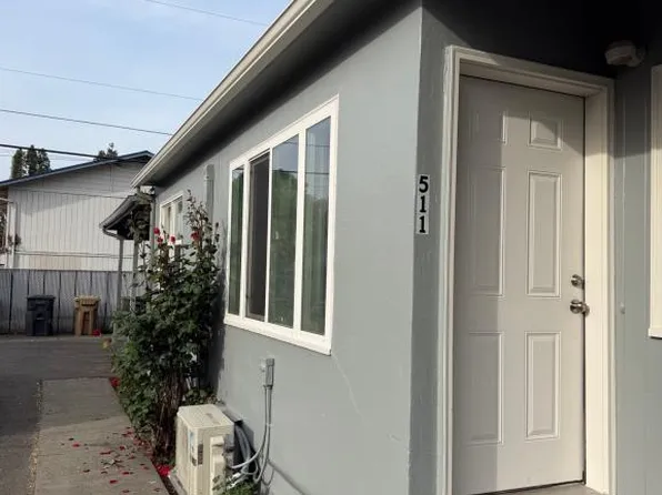 511 SE K St, Grants Pass, OR 97526