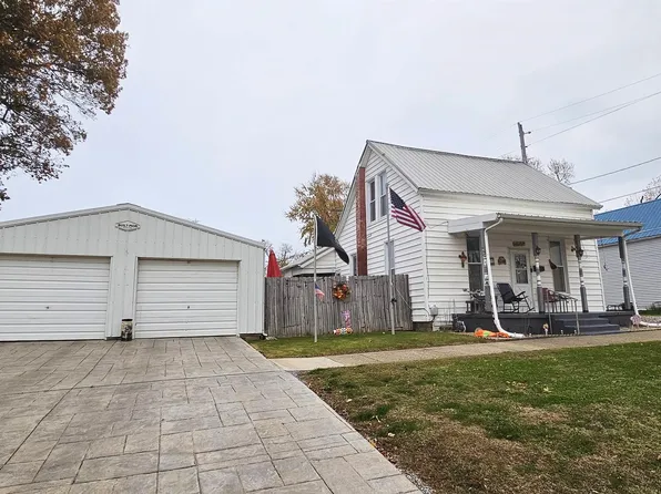 317 Poplar St, Mount Carmel, IL 62863