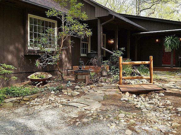 2nd image of 5748 Lost Mountain Rd