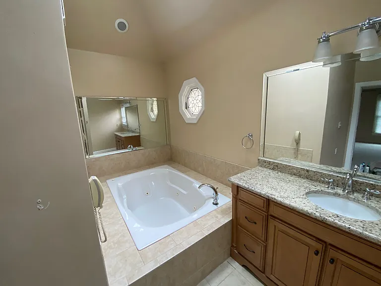 1672 Grey Friars Chase — Photo 14