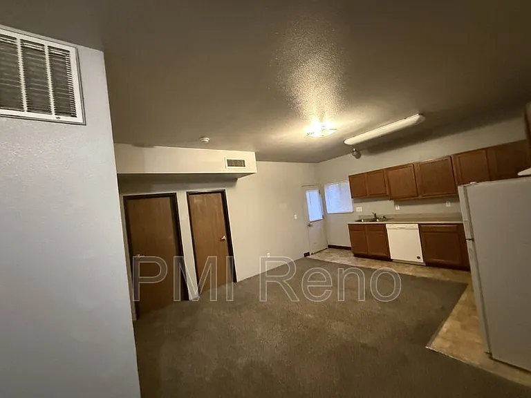 Big Horn Apartments — Photo 11