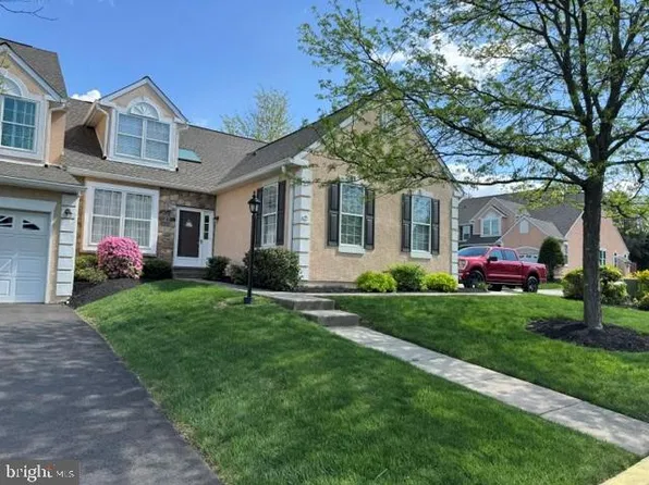 48 Wheatsheaf Ln, Eagleville, PA 19403