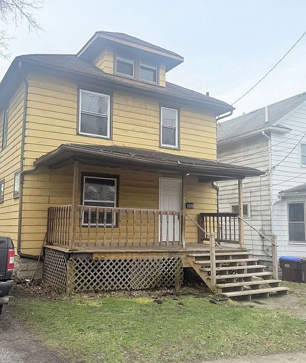 1st image of 734 Meek St