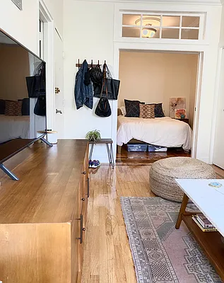 Rented by Avenue Sotheby's International Realty | media 9