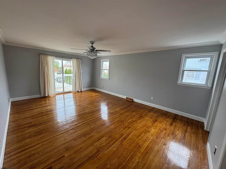 8208 Lagoon Dr — Photo 9