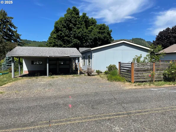 51 5th St, Carson, WA 98610