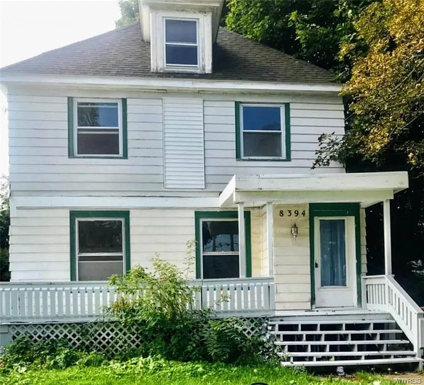 8394 Park Ave photo 1