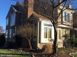 1050 Trevino Ln, Herndon, VA 20170